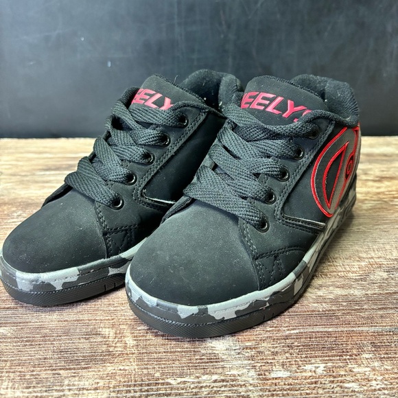 EUC Heelys Sneakers, Size 13 - Picture 4 of 10